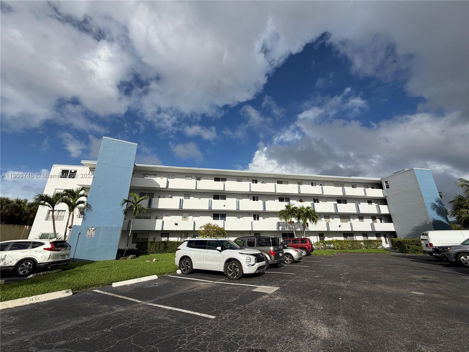 ROLLING GREEN CONDO H - Residential