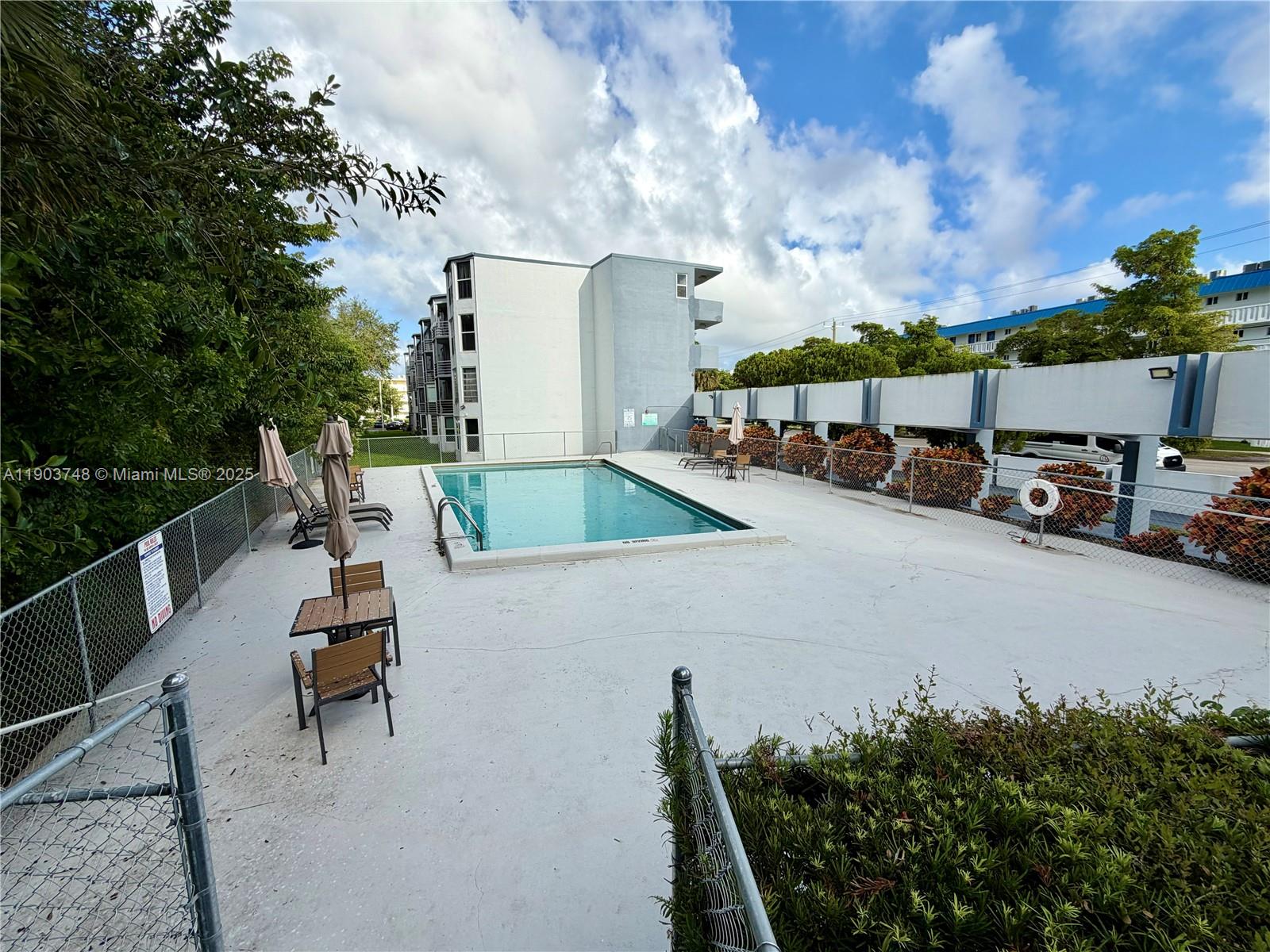 ROLLING GREEN CONDO H - Residential