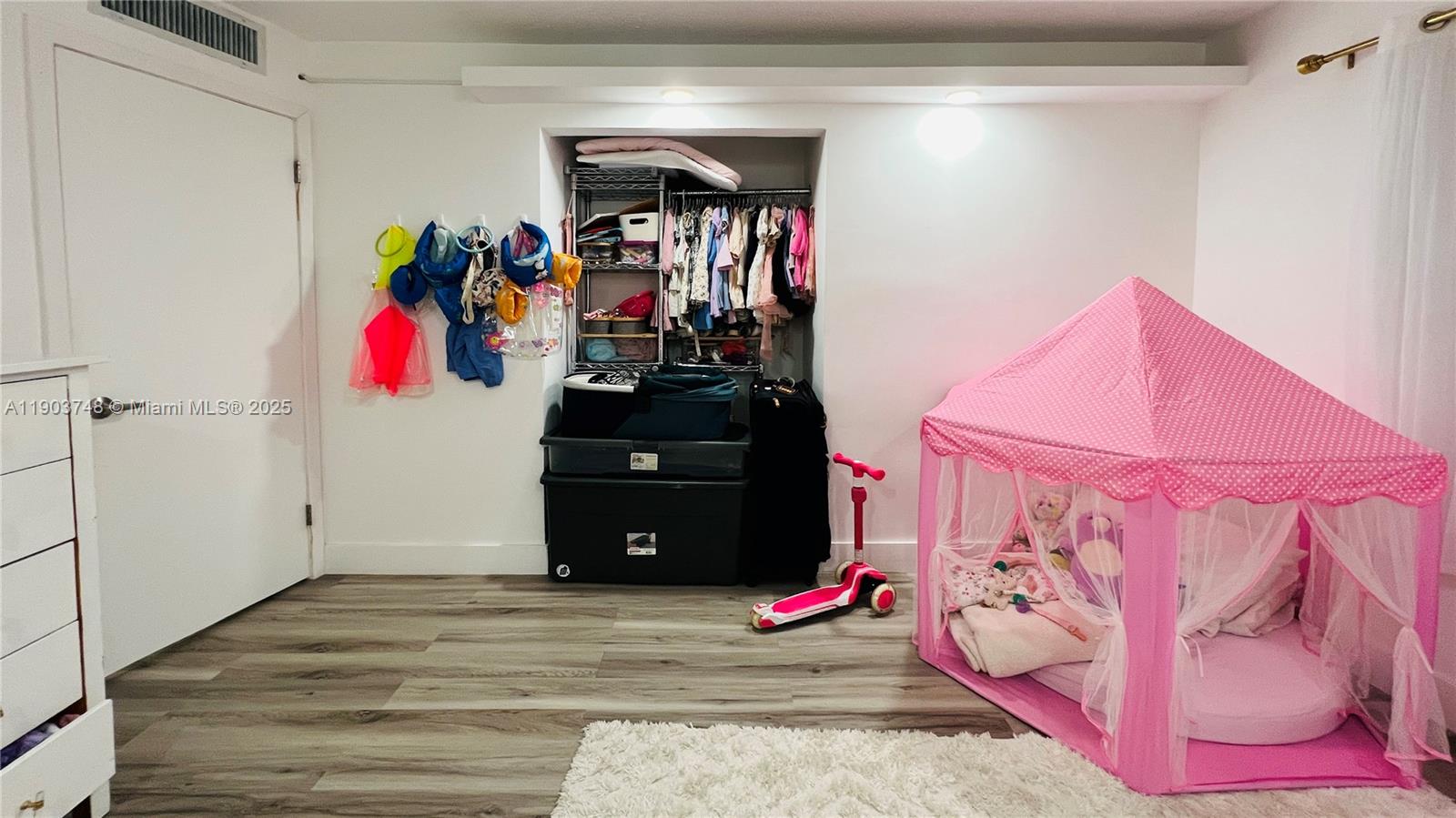 ROLLING GREEN CONDO H - Residential