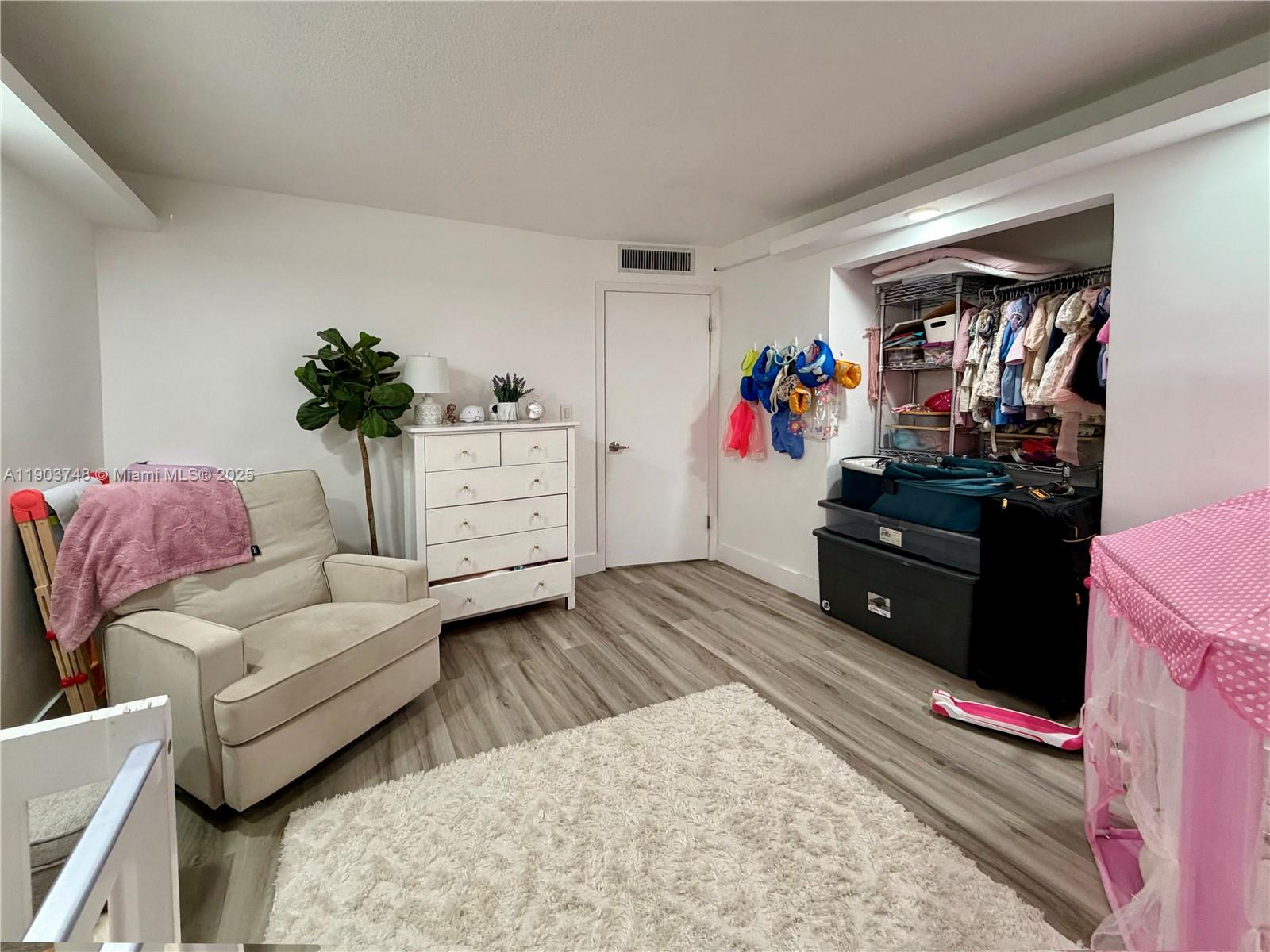 ROLLING GREEN CONDO H - Residential