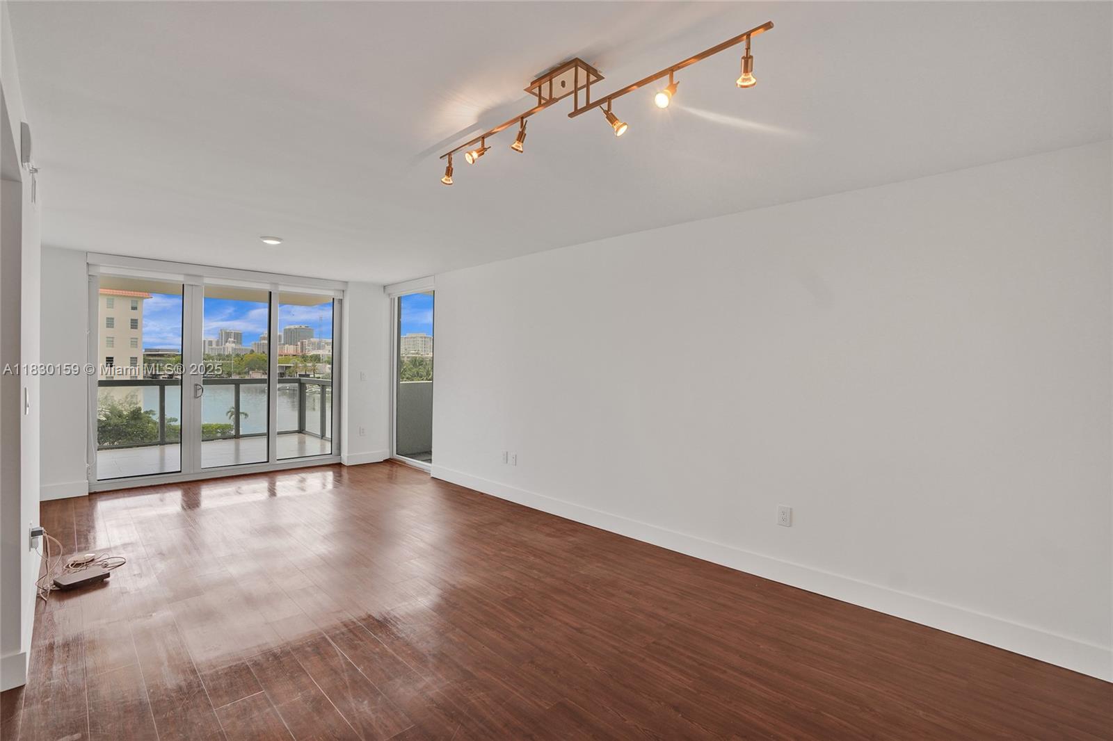 9261 E Bay Harbor Dr 506