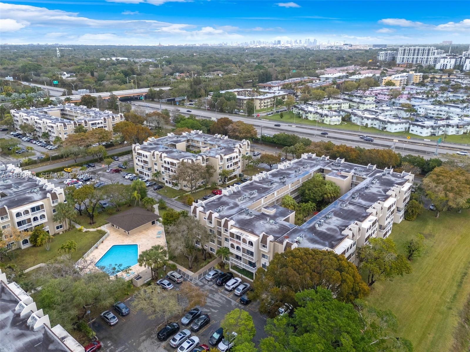 VILLAGE OF KINGS CREEK CO - Residential