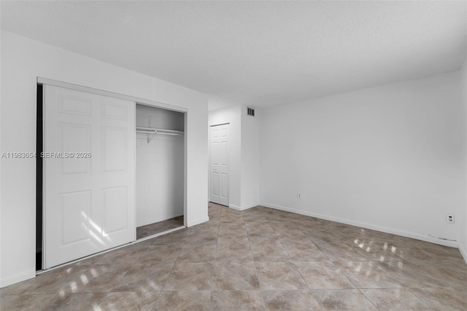 VILLAGE OF KINGS CREEK CO - Residential