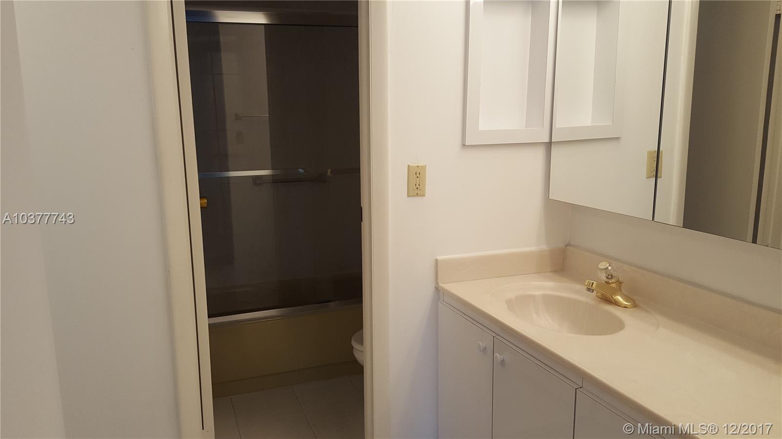 BISCAYA IV CONDO - Residential Lease