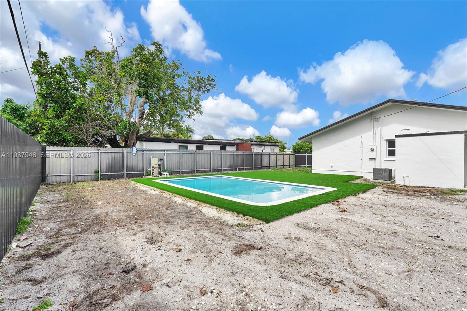 NICHOLS GOLF ESTATES - Residential