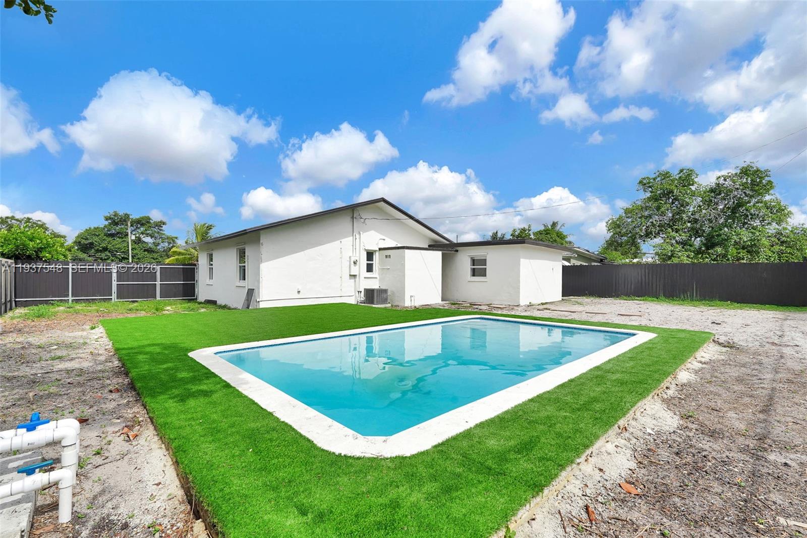 NICHOLS GOLF ESTATES - Residential