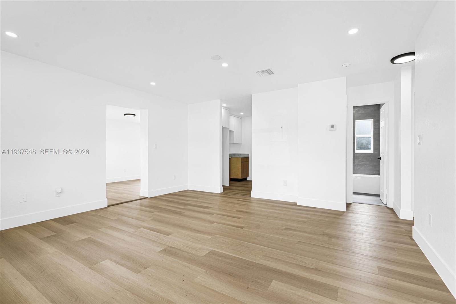 NICHOLS GOLF ESTATES - Residential