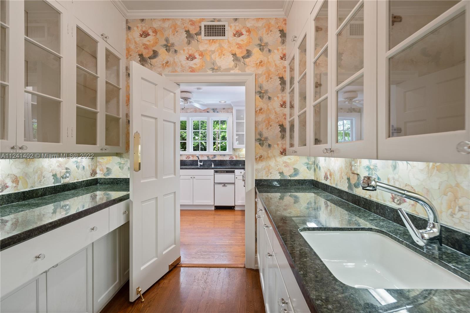 CARTER-HINSON TR - Residential