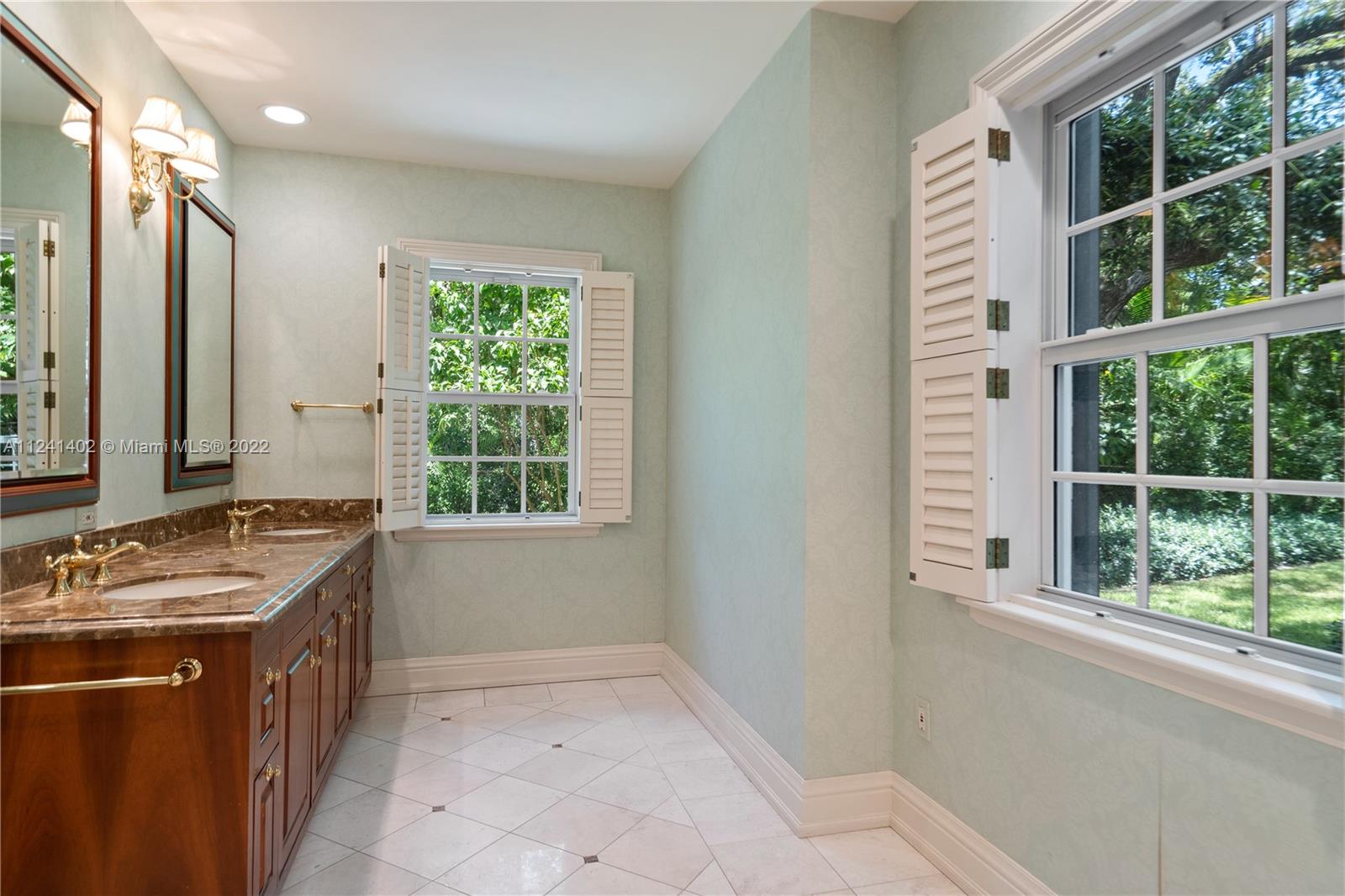 CARTER-HINSON TR - Residential