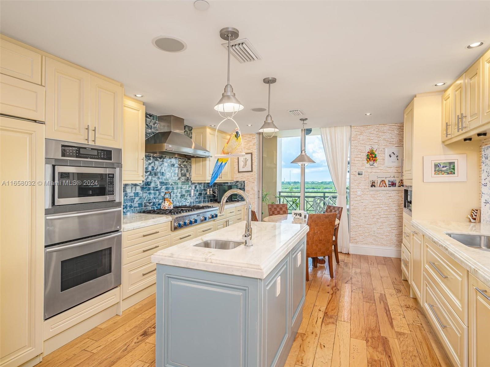 VILLAS OF POSITANO CONDO - Residential