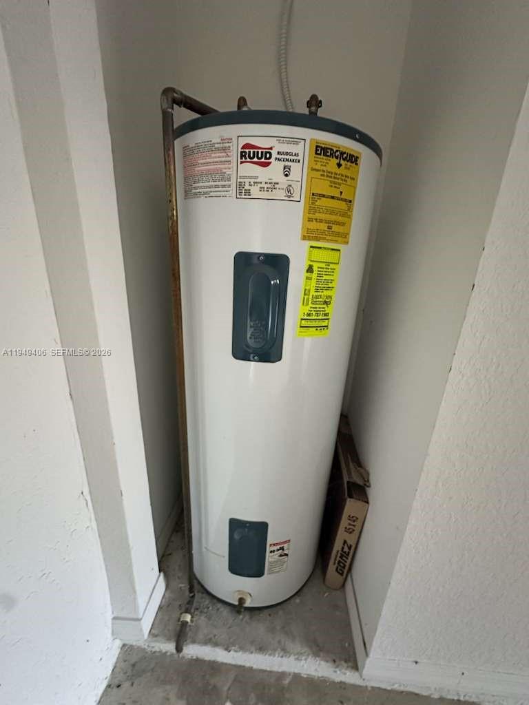 ISLES AT WELLINGTON 8 - Residential