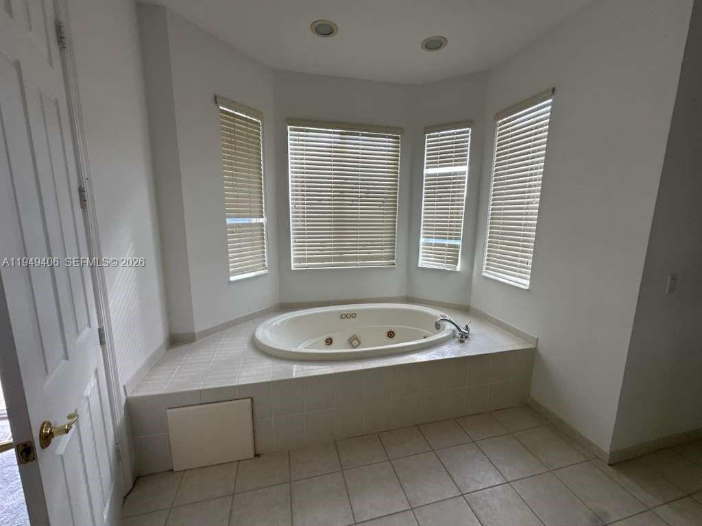 ISLES AT WELLINGTON 8 - Residential