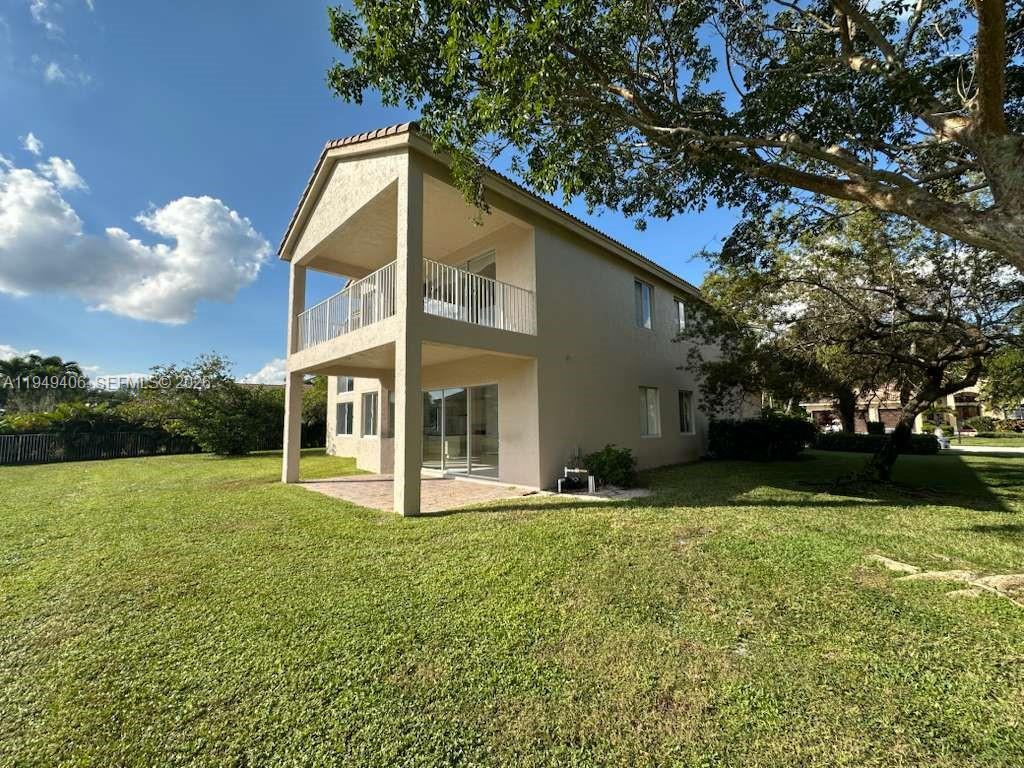 ISLES AT WELLINGTON 8 - Residential