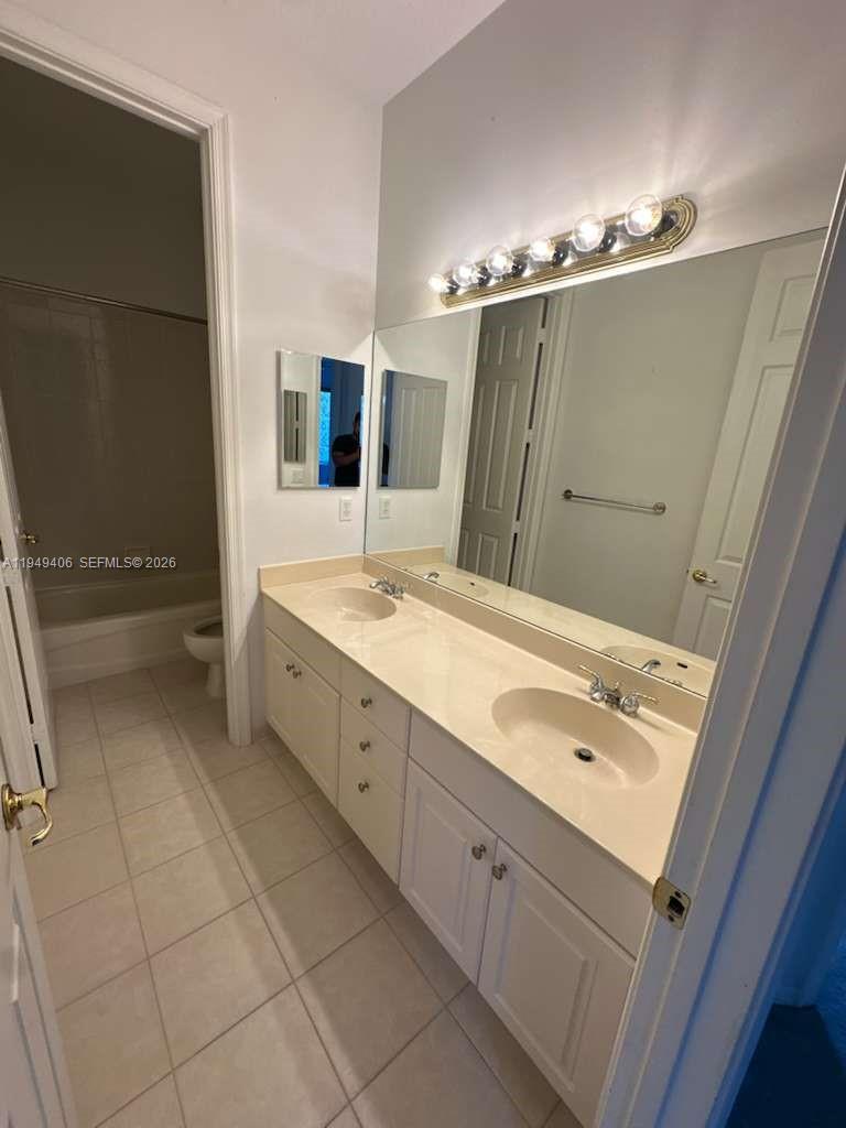 ISLES AT WELLINGTON 8 - Residential