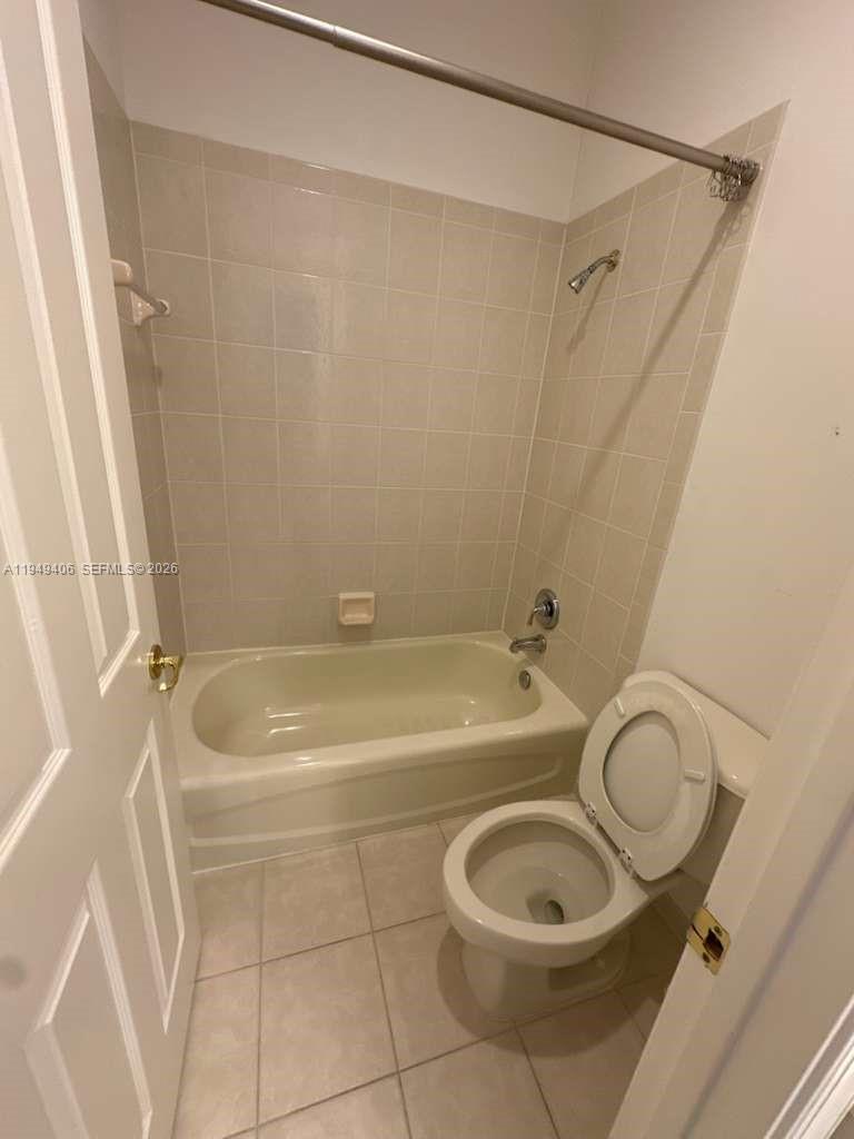 ISLES AT WELLINGTON 8 - Residential