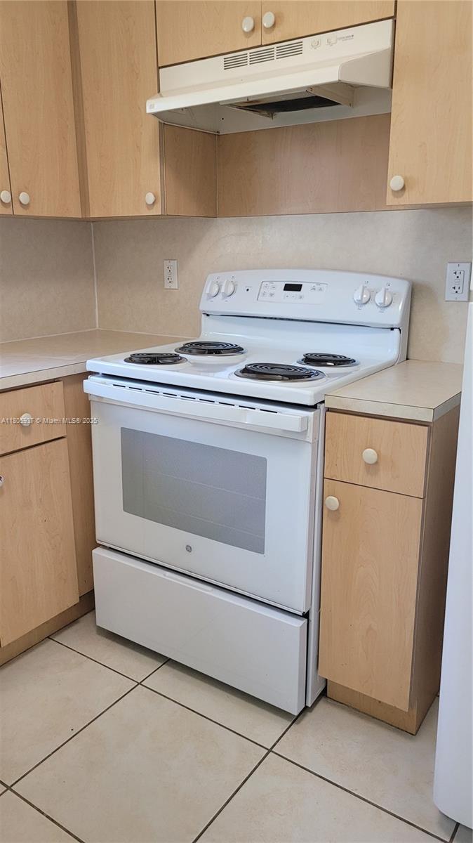 VENETIA GARDENS SOUTH CON - Residential