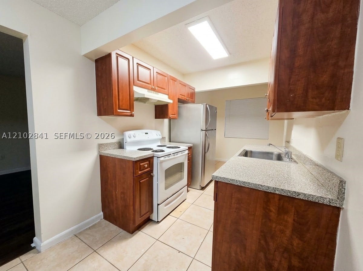 1100 NE 1st Ct 219
