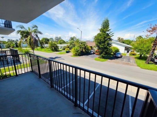 1100 NE 1ST CT APT 219, HALLANDALE BEACH, FL 33009 - Image d0ceaa95dbf1b774d0c41d95b1bc4db5/2242384703