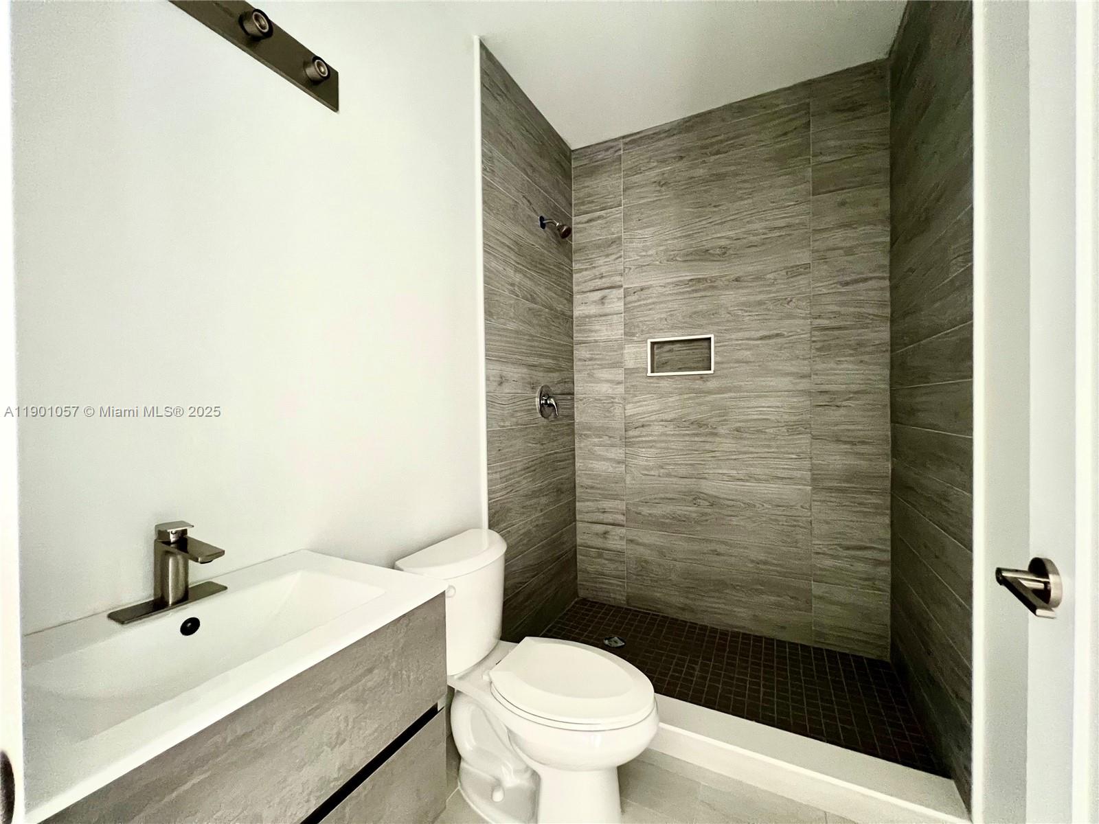 7TH AVENUE HIGHLANDS - Residential