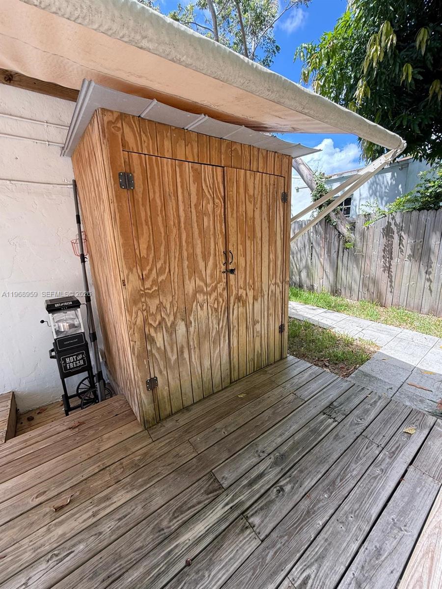 BRENTWOOD - Residential