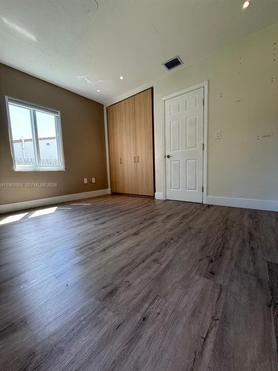 BRENTWOOD - Residential