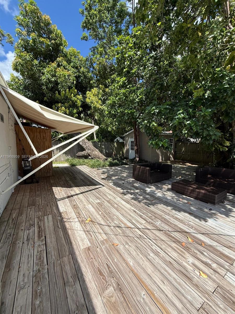 BRENTWOOD - Residential