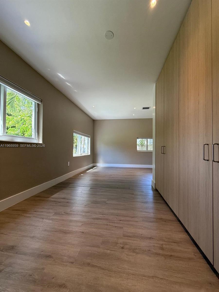 BRENTWOOD - Residential