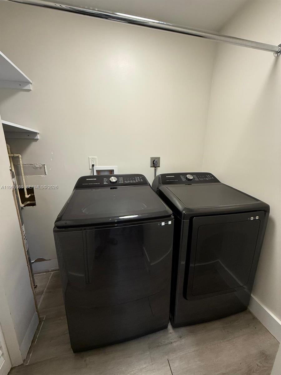 BRENTWOOD - Residential