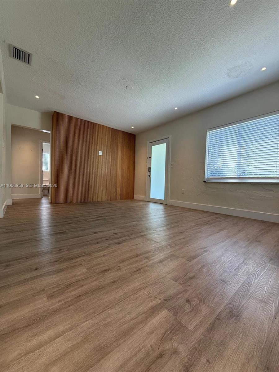 BRENTWOOD - Residential