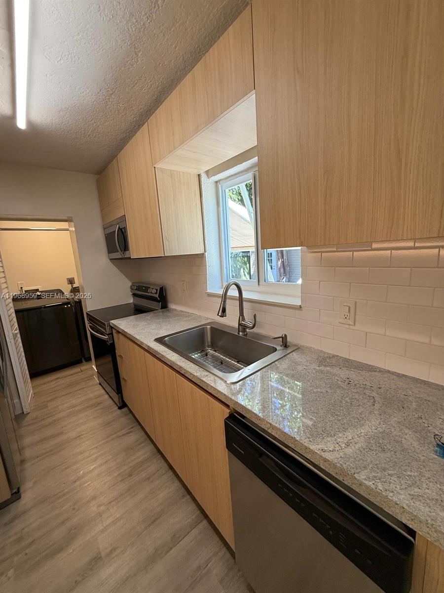 BRENTWOOD - Residential