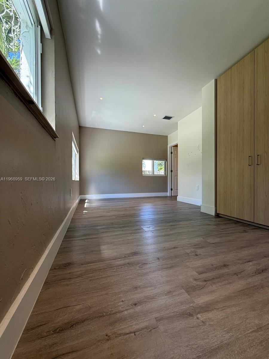 BRENTWOOD - Residential