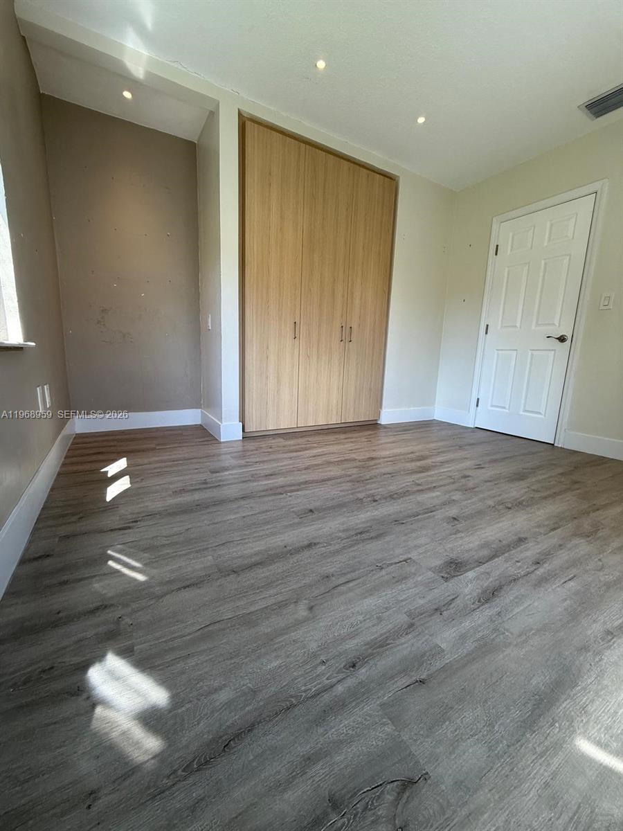 BRENTWOOD - Residential