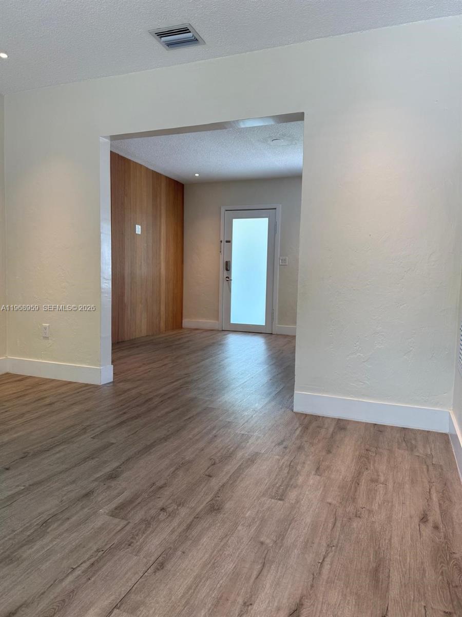 BRENTWOOD - Residential