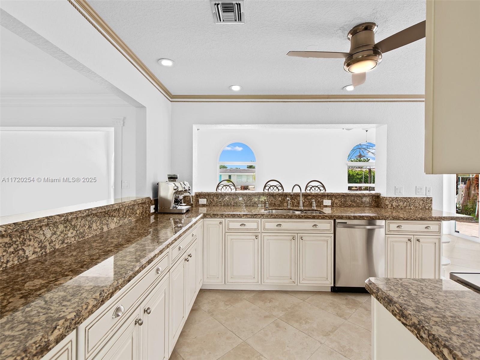 IMPERIAL POINT 4TH SEC - Residential