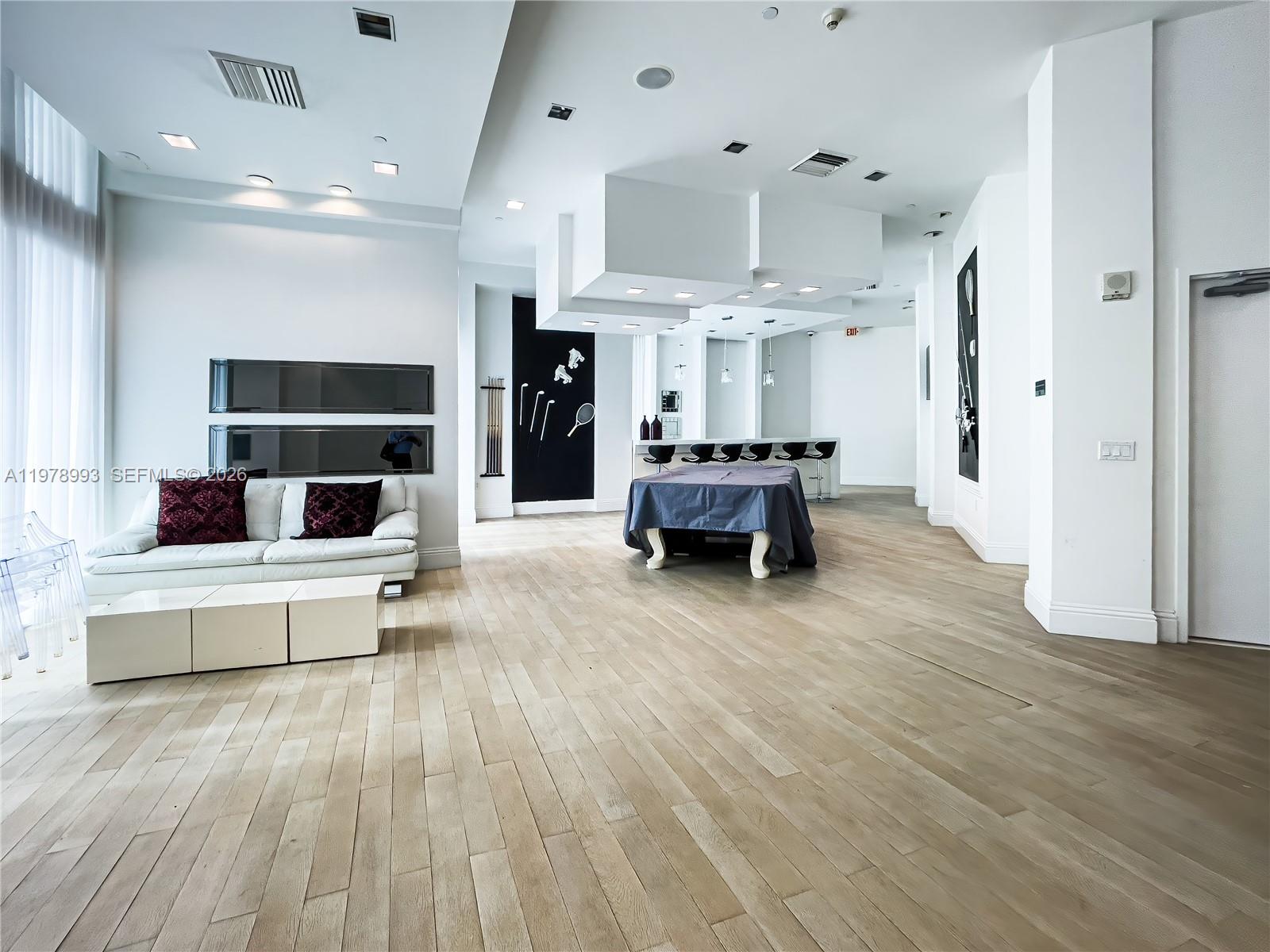 WIND CONDO - Residential Lease