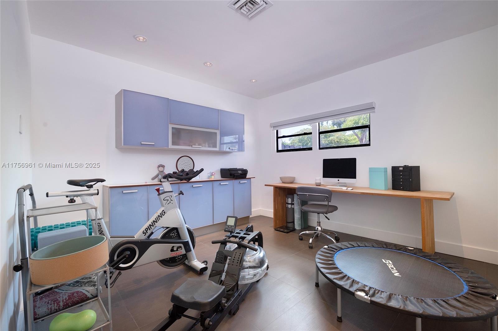 HIGHLAND RANCH ESTATES - Residential Lease