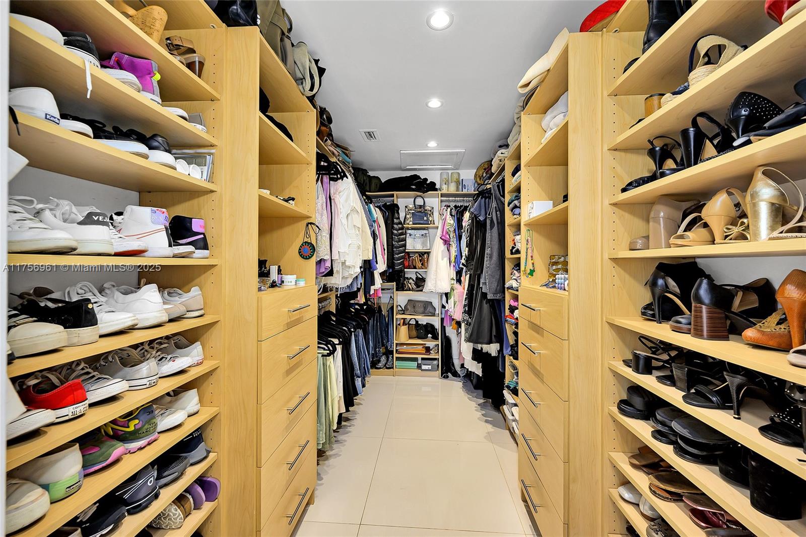 HIGHLAND RANCH ESTATES - Residential Lease