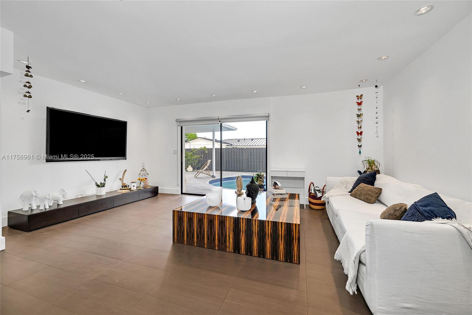 HIGHLAND RANCH ESTATES - Residential Lease