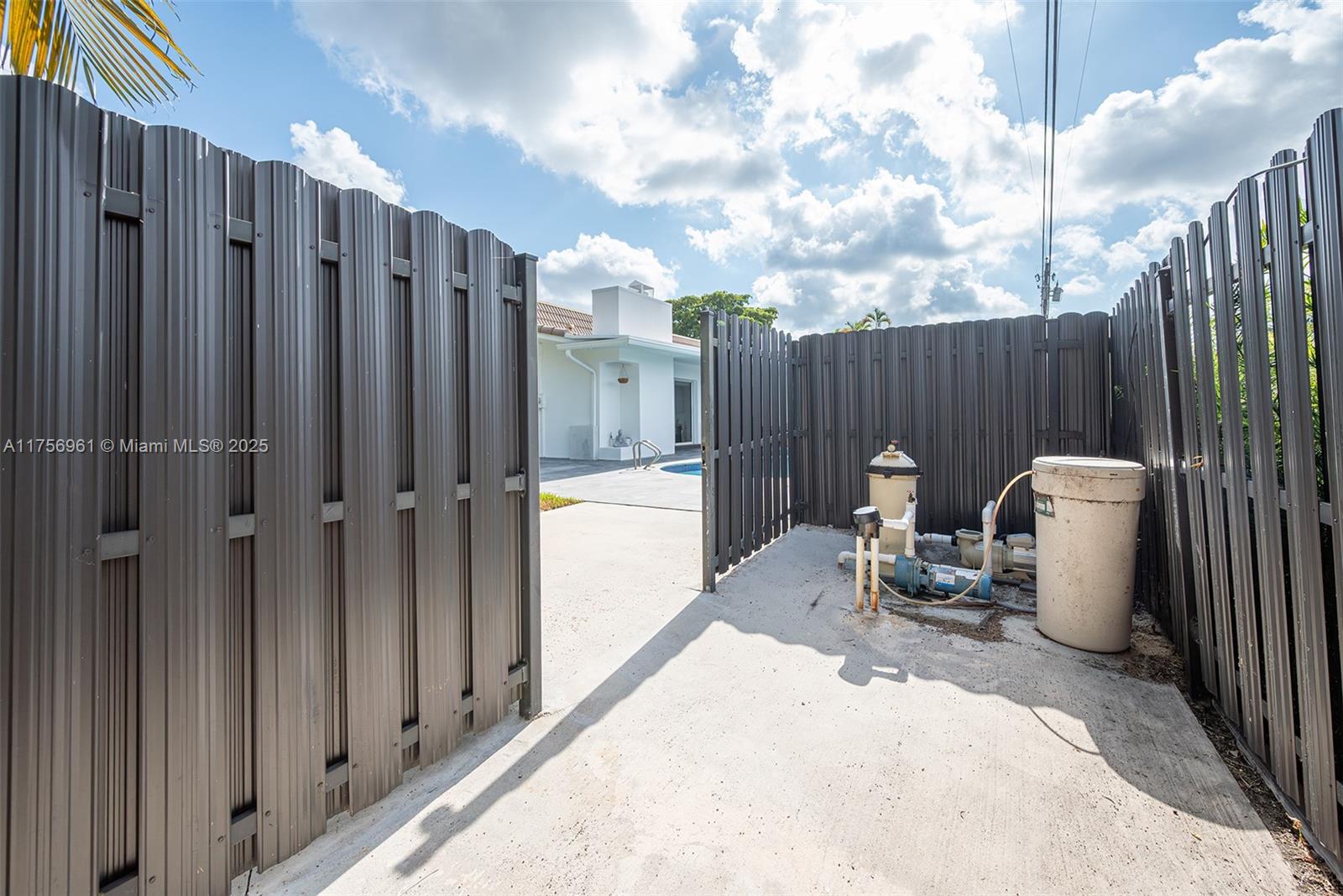 HIGHLAND RANCH ESTATES - Residential Lease