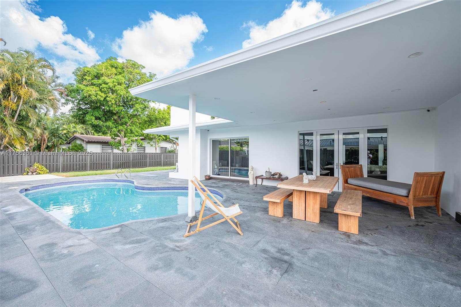 HIGHLAND RANCH ESTATES - Residential Lease