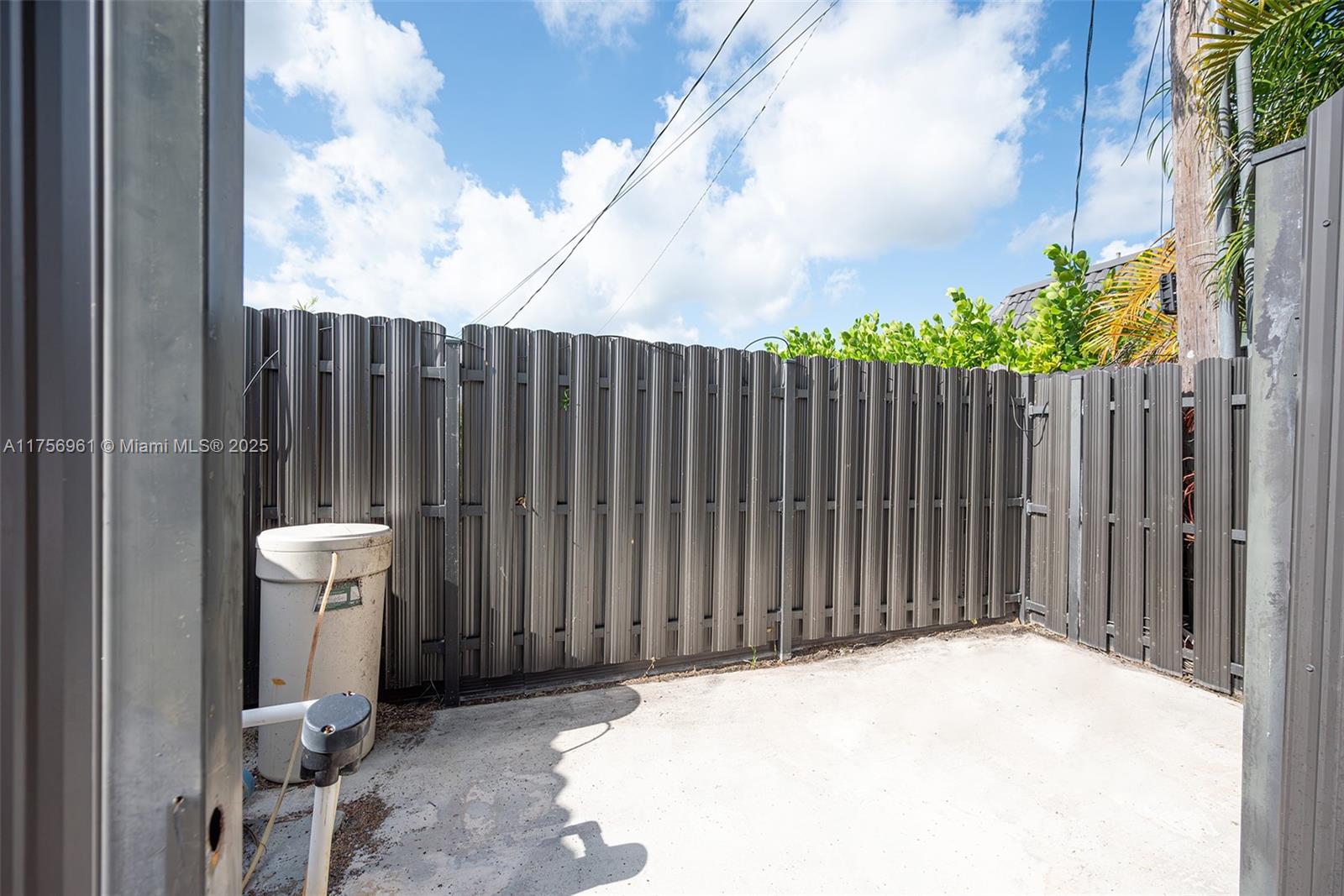 HIGHLAND RANCH ESTATES - Residential Lease