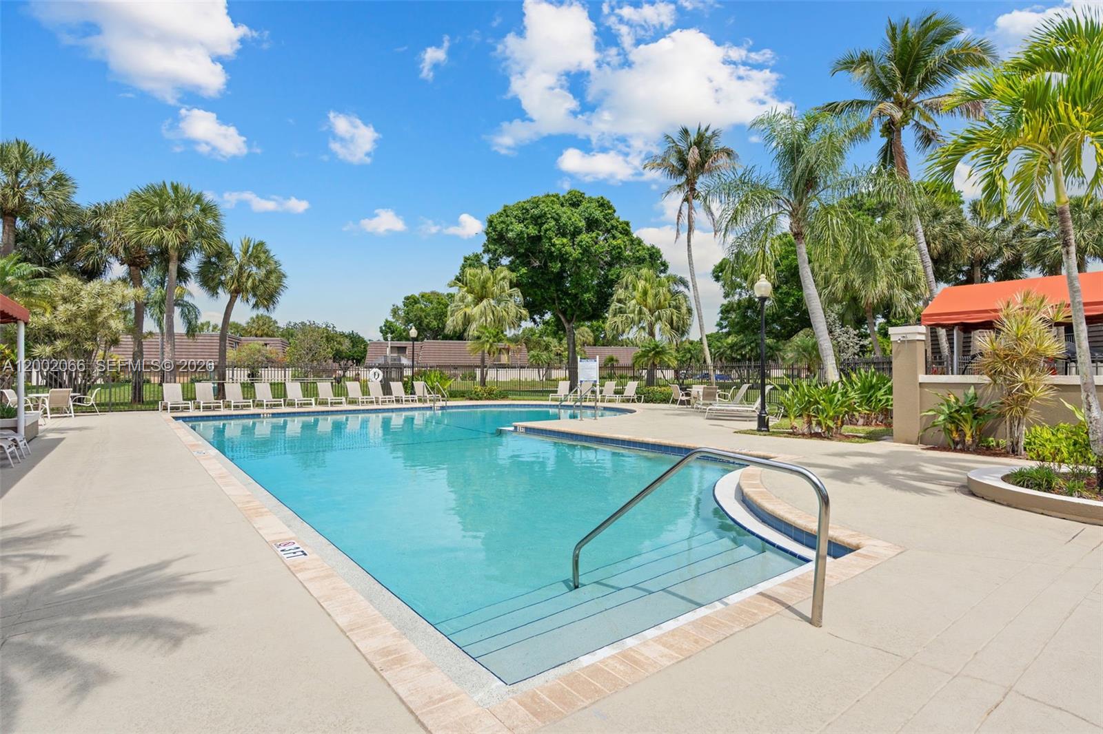 HERITAGE VILLAGE OF P B L - Residential