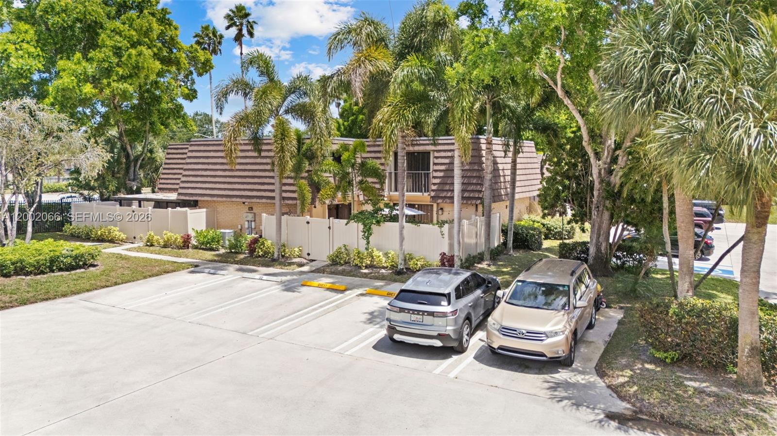 HERITAGE VILLAGE OF P B L - Residential