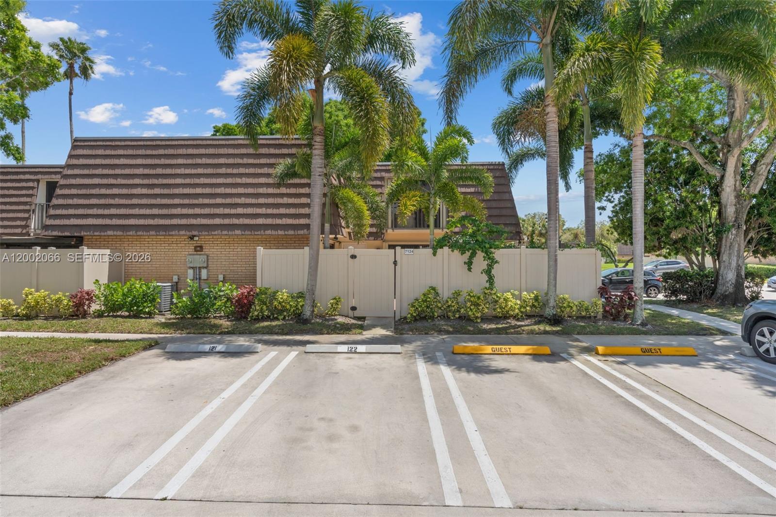 HERITAGE VILLAGE OF P B L - Residential