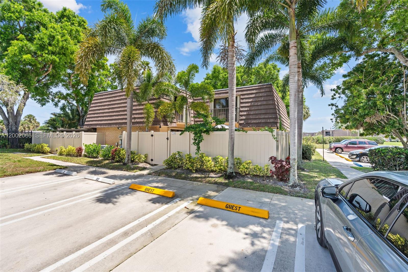 HERITAGE VILLAGE OF P B L - Residential