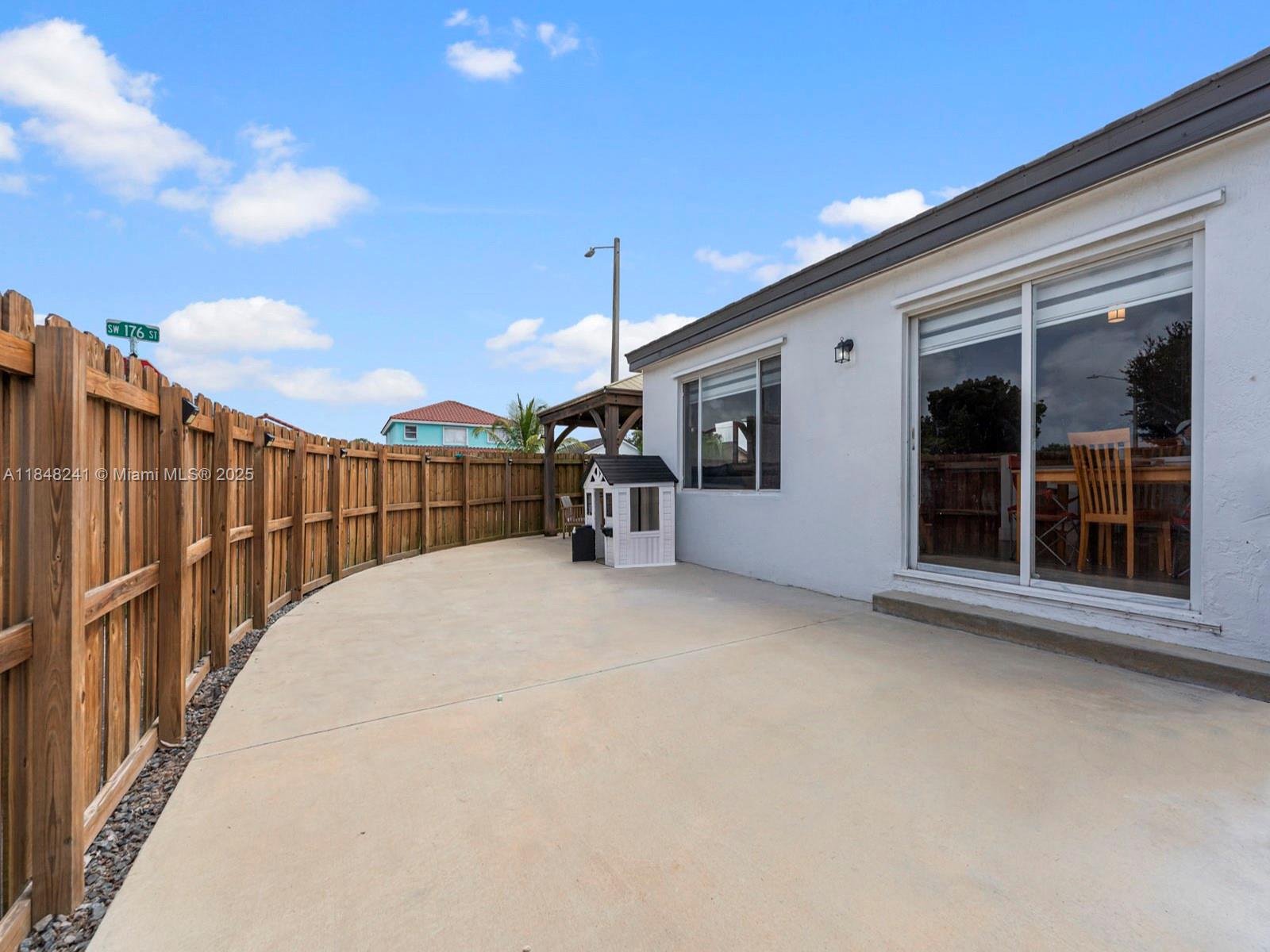 WEITZER SERENA LAKES WEST - Residential