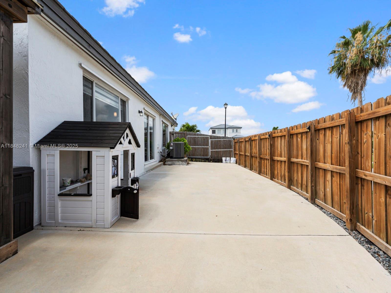 WEITZER SERENA LAKES WEST - Residential