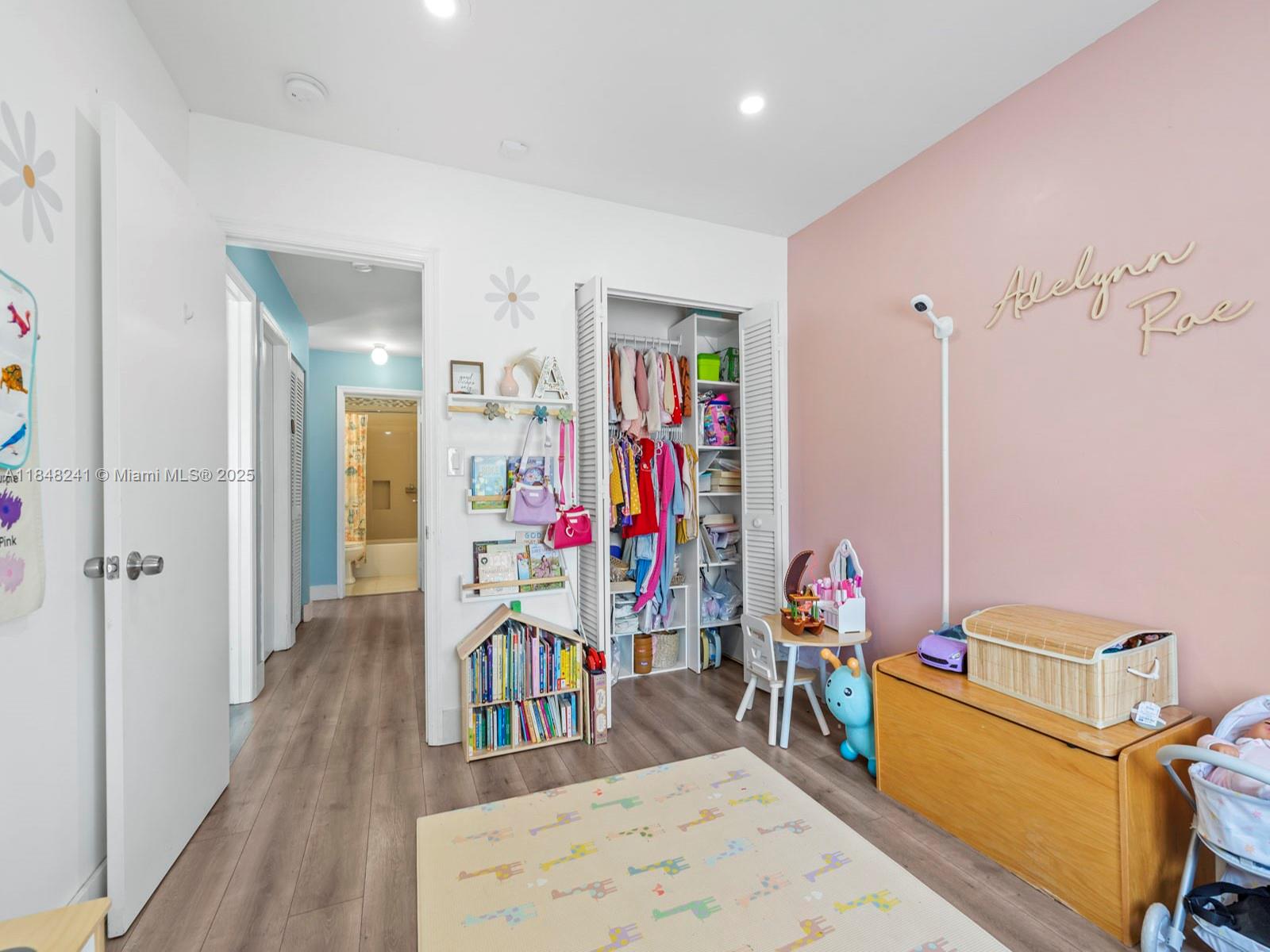 WEITZER SERENA LAKES WEST - Residential