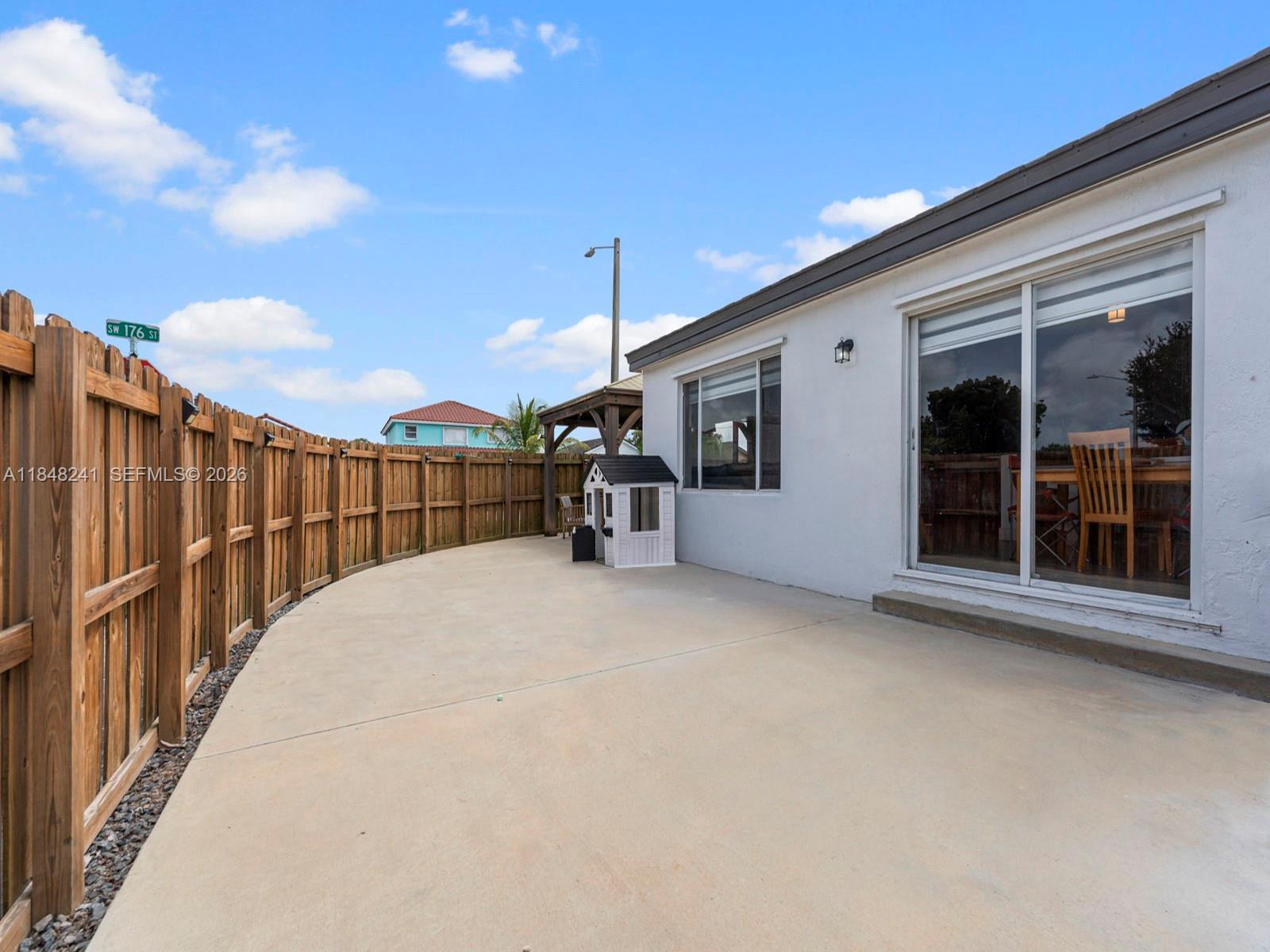 WEITZER SERENA LAKES WEST - Residential