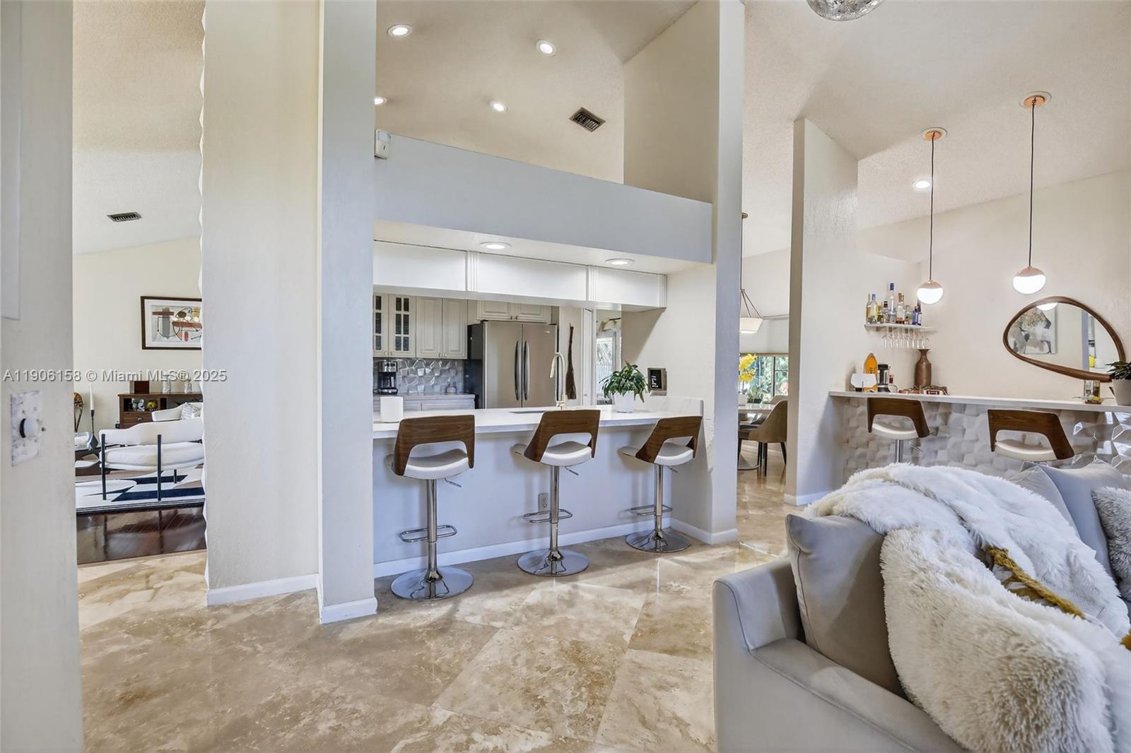 JACARANDA LAKES - Residential